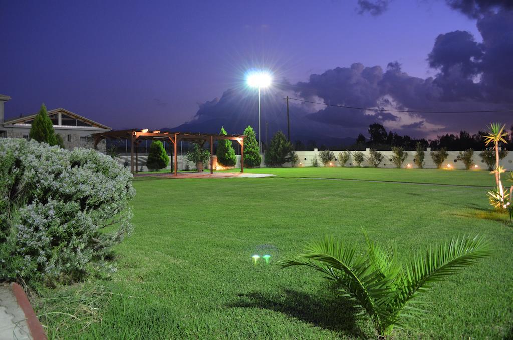 Aparthotel Ktima Xiliadou Chiliadou  Exterior foto